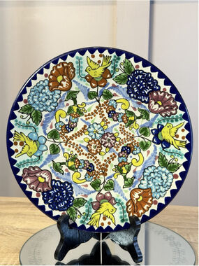 Vintage Talavera Hand Painted Pottery Plate Tlaxcala Mexico Crown 10”